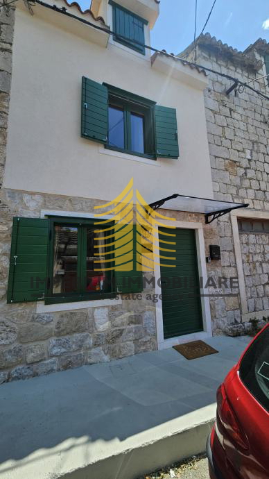 Hiša, prodaja, Kaštel Sućurac, 60 m2, v vrsti