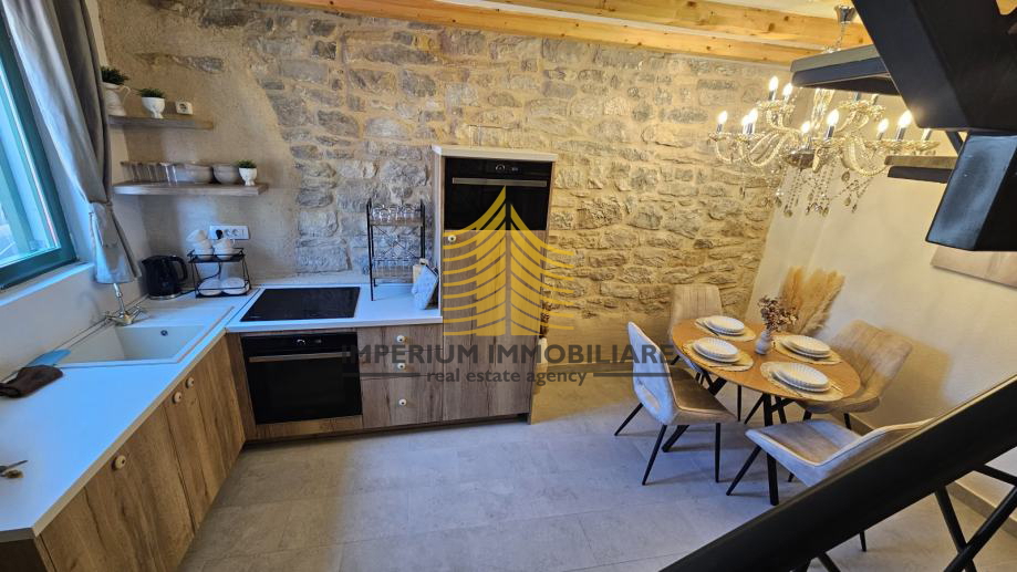 Hiša, prodaja, Kaštel Sućurac, 60 m2, v vrsti