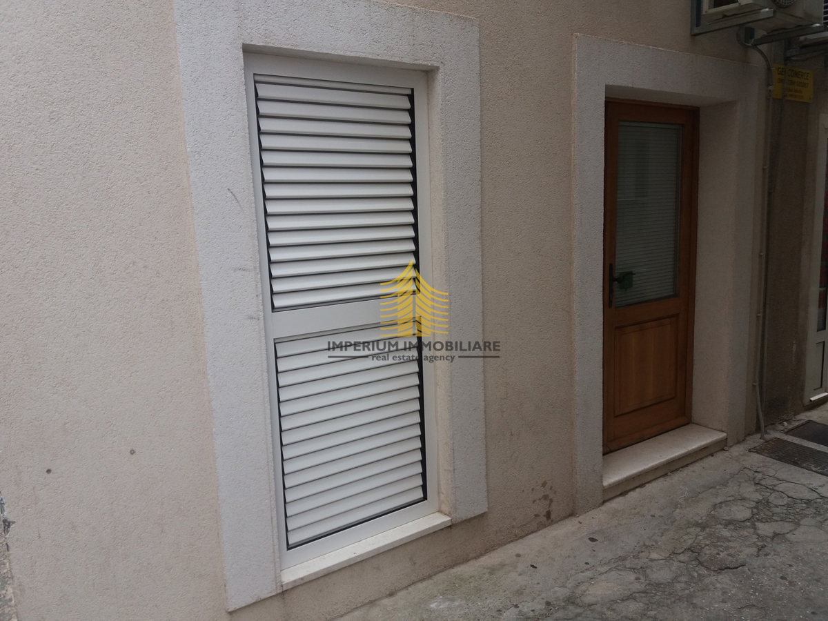 Poslovni prostor, Prodaja, Šibenik, Varoš, 13,2 m2, Poslovni kompleks