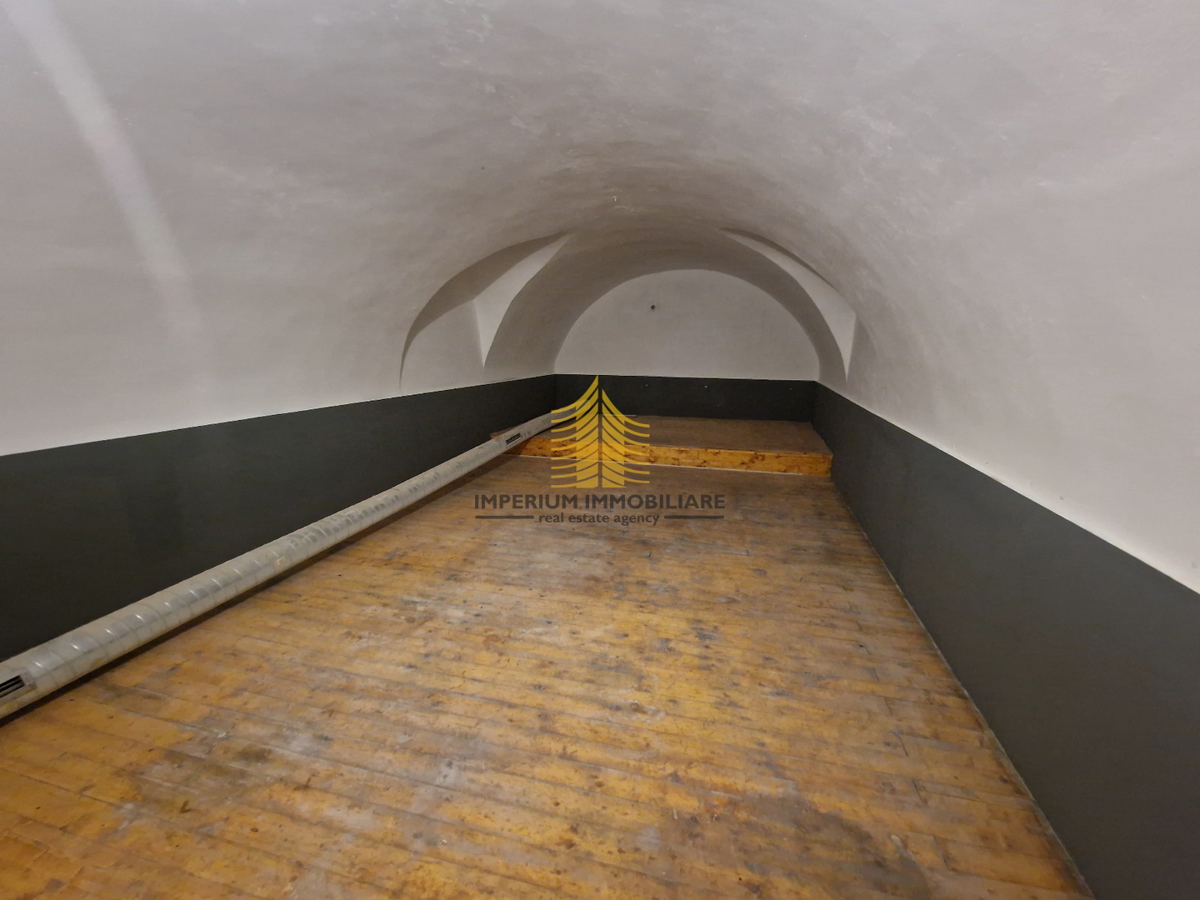 Poslovni prostor, Prodaja, 13790, 225 m2, Prostor za storitve