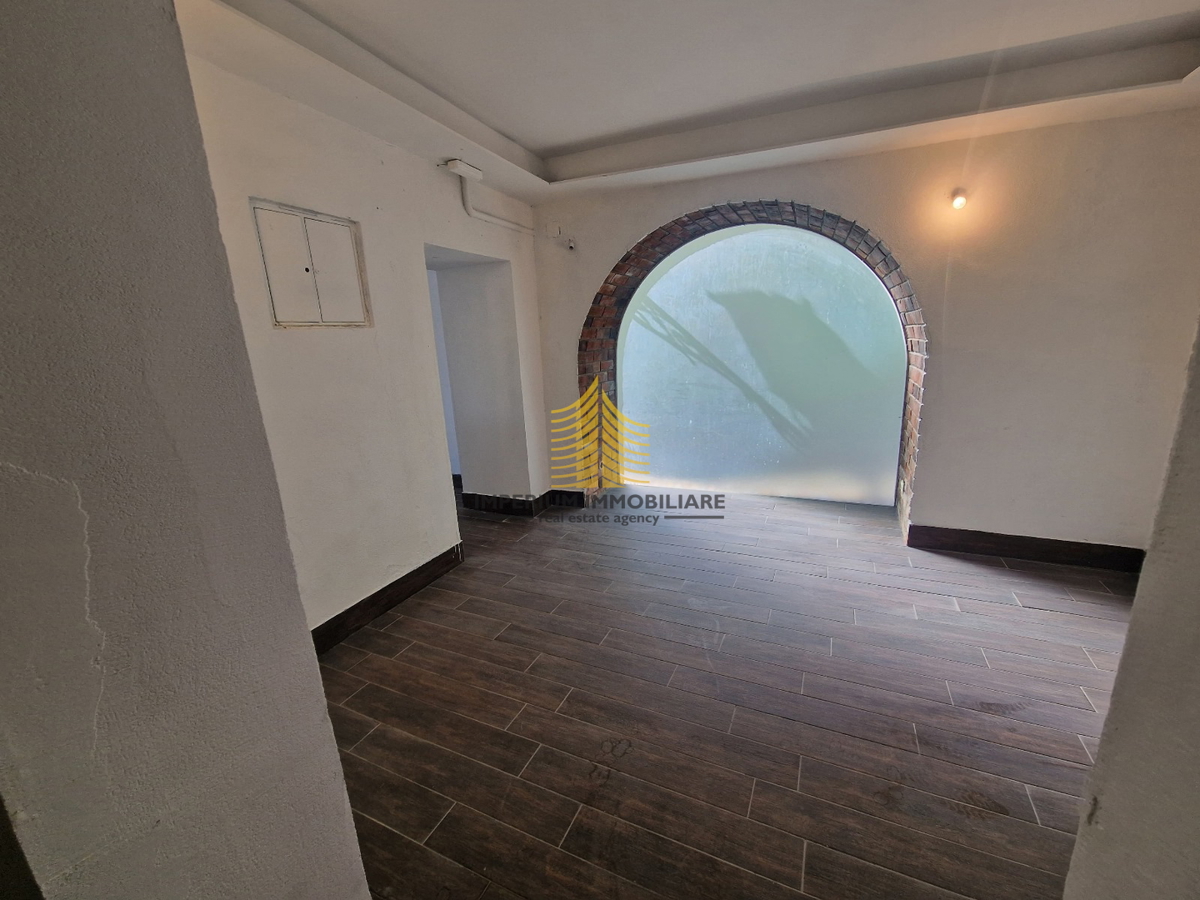 Poslovni prostor, Prodaja, 13790, 225 m2, Prostor za storitve