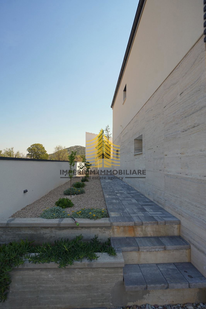 Hiša, prodaja, Donja Jagodnja, 162,00 m2, vila