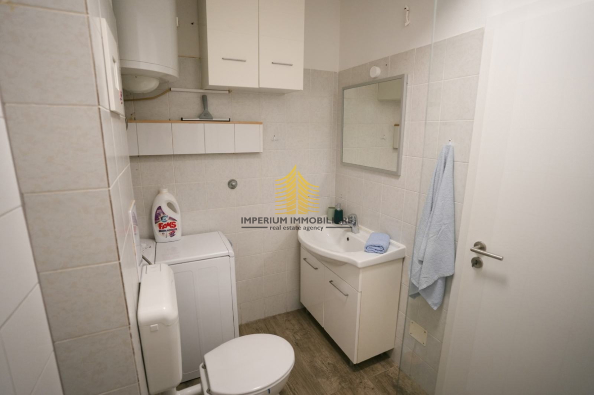 Stan, Prodaja, Okrug, Okrug Gornji, 34m2, 1,5-sobni (1S+DB)