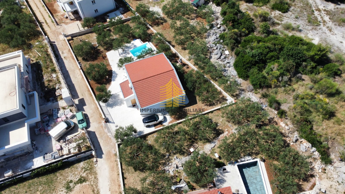 Hiša, prodaja, ravna parcela, 110 m2, samostojna