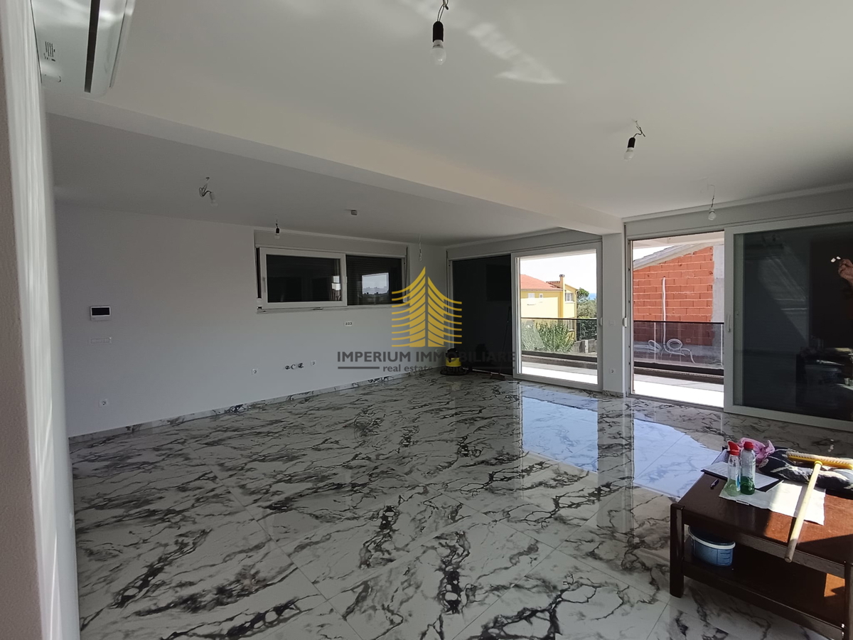 Stan, Prodaja, Privlaka, 103,50 m2, 3,5-prostorski (3P+DB)