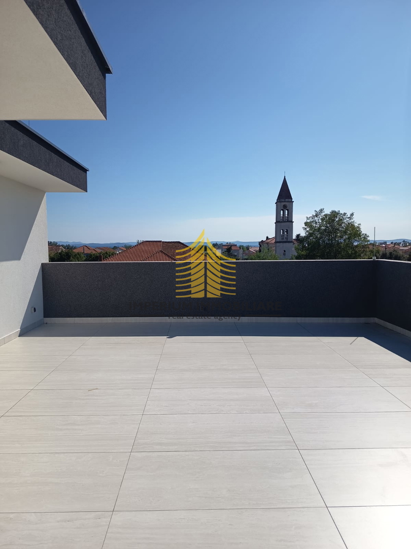 Stan, prodaja, Privlaka, 176,22 m2, 2,5-sobno (2P+DB)