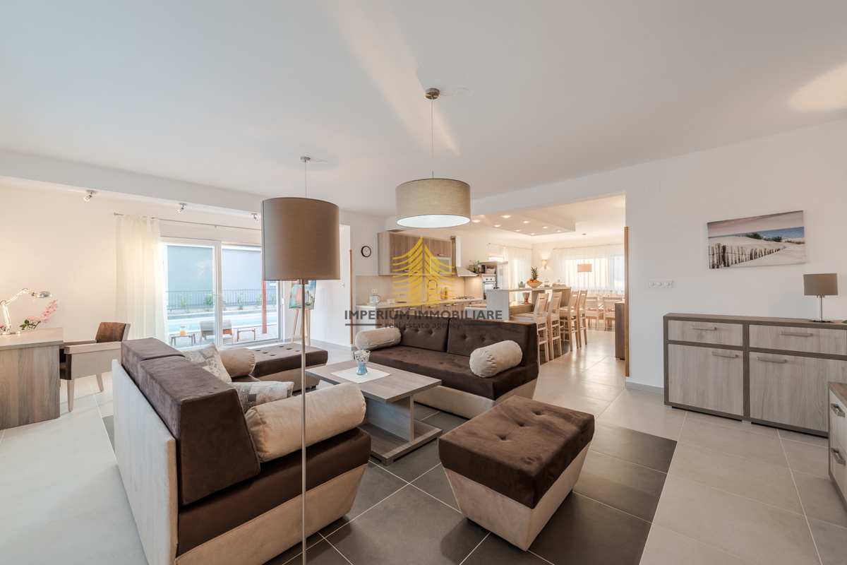 Hiša, Prodaja, Sukošan, Debeljak, 251 m2, Vila