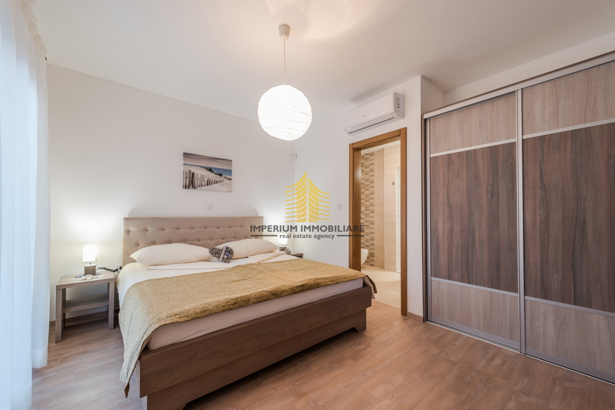 Hiša, Prodaja, Sukošan, Debeljak, 251 m2, Vila