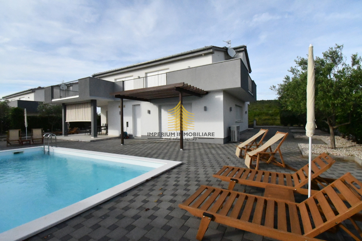 Hiša, Prodaja, Sukošan, Debeljak, 251 m2, Vila