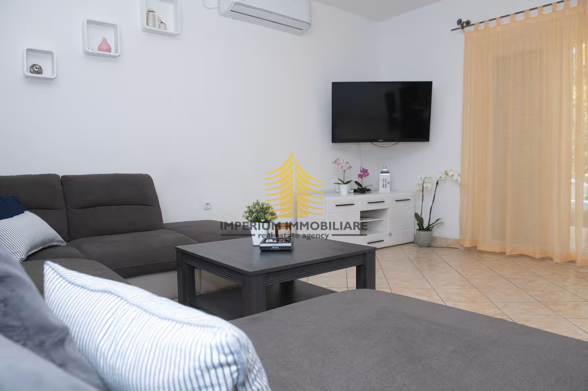 Hiša, prodaja, Podstrana, 150 m2, dvojna