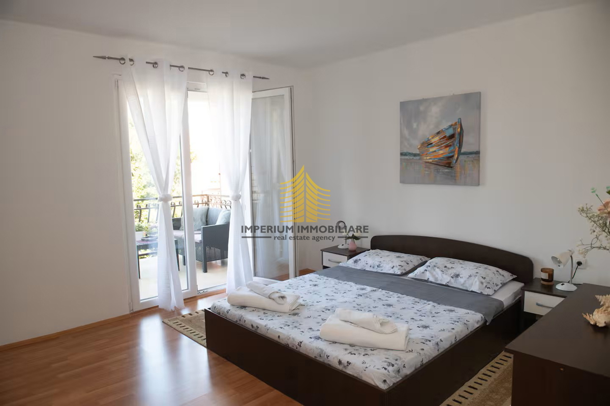 Hiša, prodaja, Podstrana, 150 m2, dvojna