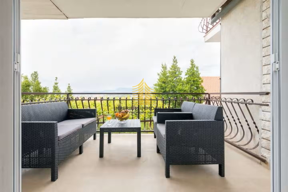 Hiša, prodaja, Podstrana, 150 m2, dvojna