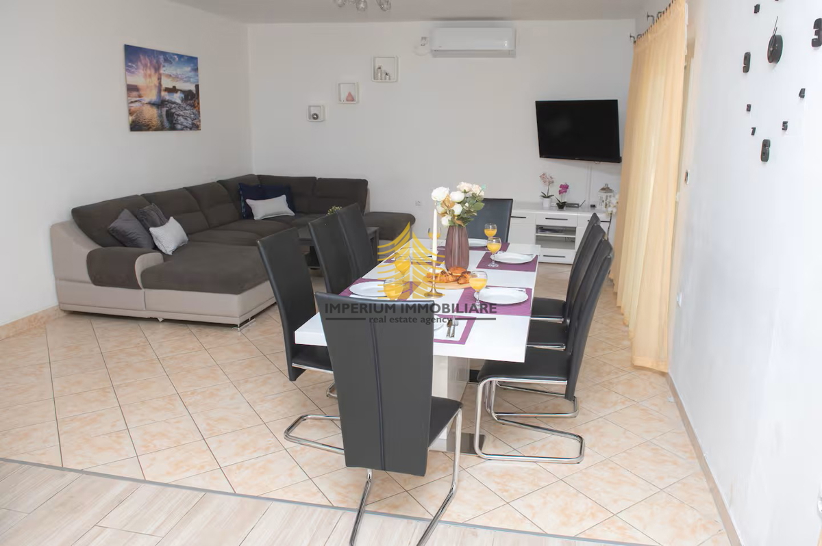 Hiša, prodaja, Podstrana, 150 m2, dvojna