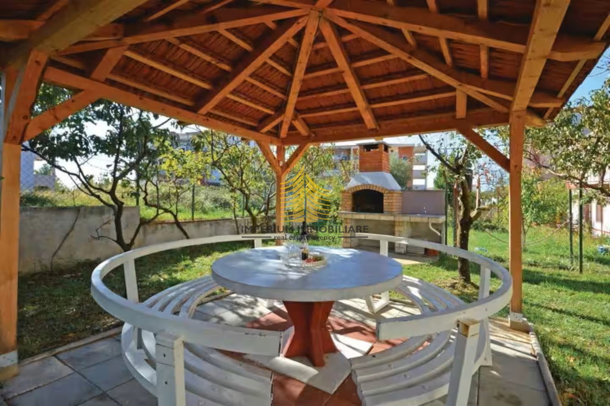 Hiša, prodaja, Podstrana, 150 m2, dvojna