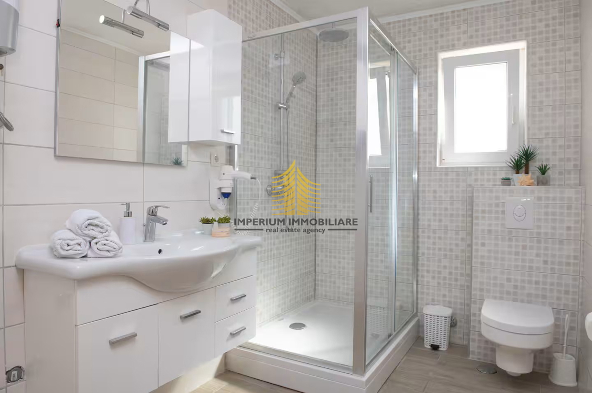 Hiša, prodaja, Podstrana, 150 m2, dvojna