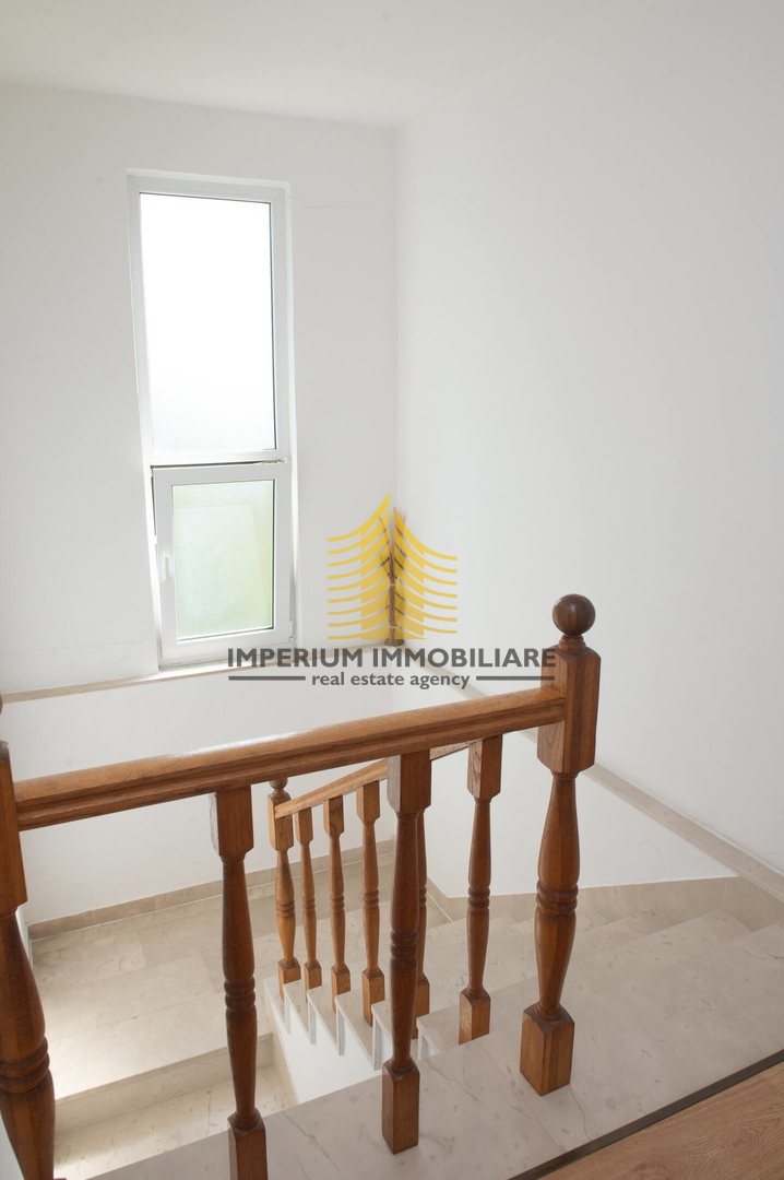 Hiša, prodaja, Podstrana, 150 m2, dvojna