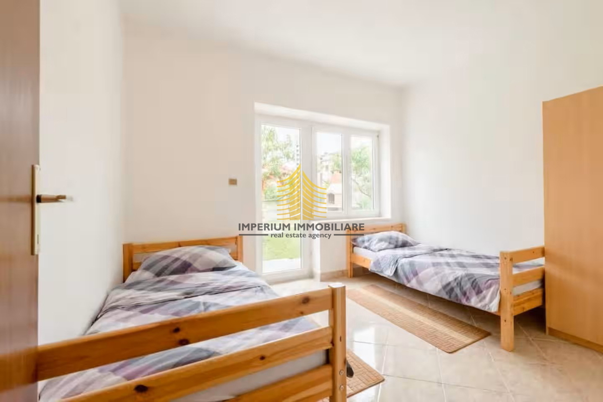 Hiša, prodaja, Podstrana, 150 m2, dvojna