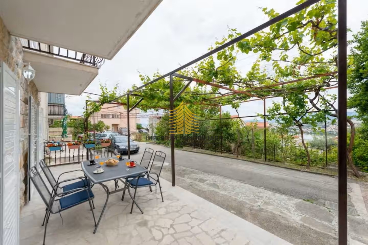 Hiša, prodaja, Podstrana, 150 m2, dvojna