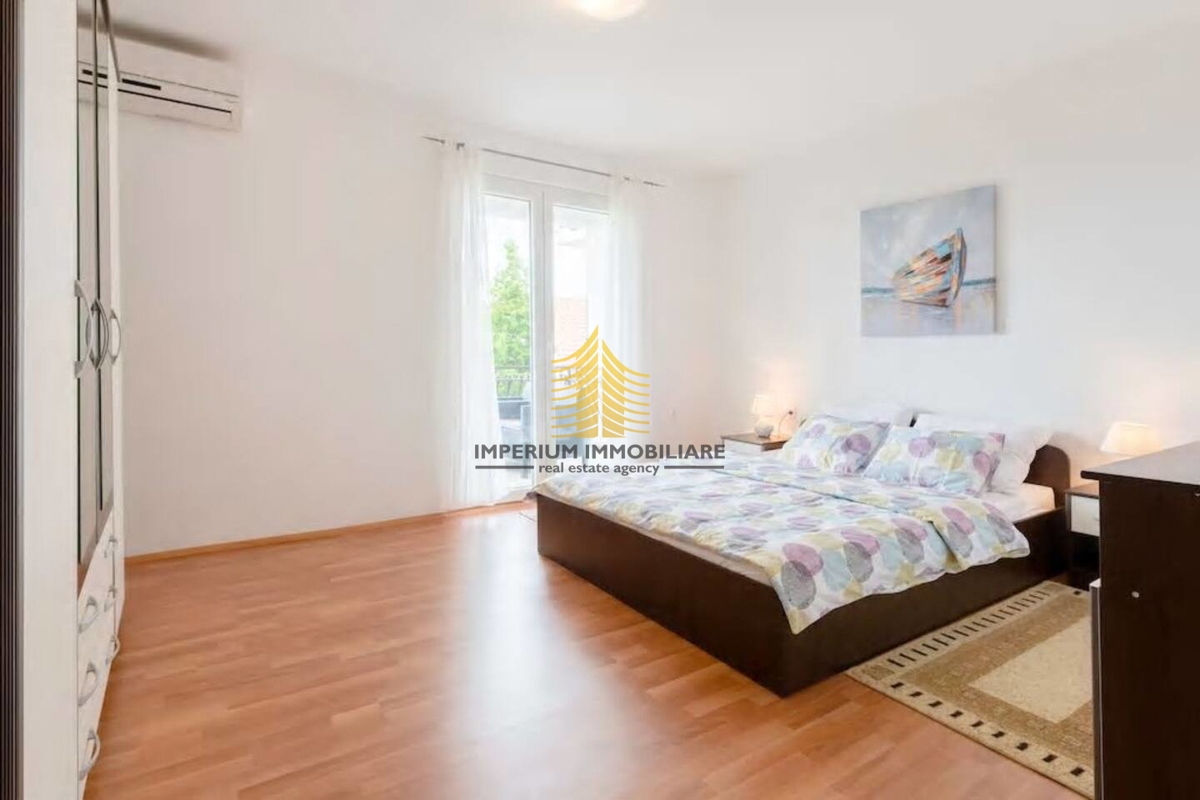 Hiša, prodaja, Podstrana, 150 m2, dvojna