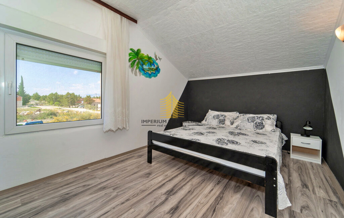 Hiša, prodaja, Benkovac, Donji Karin, 250 m2, samostojna