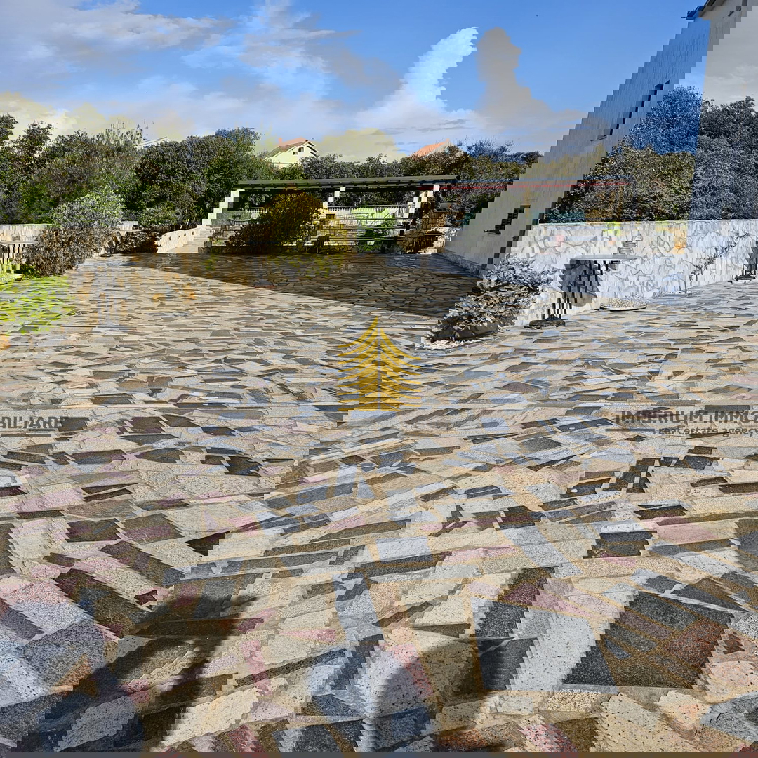 Hiša, prodaja, Marina, 470 m2, samostojna