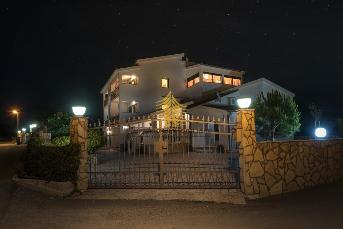 Hiša, prodaja, Marina, 470 m2, samostojna