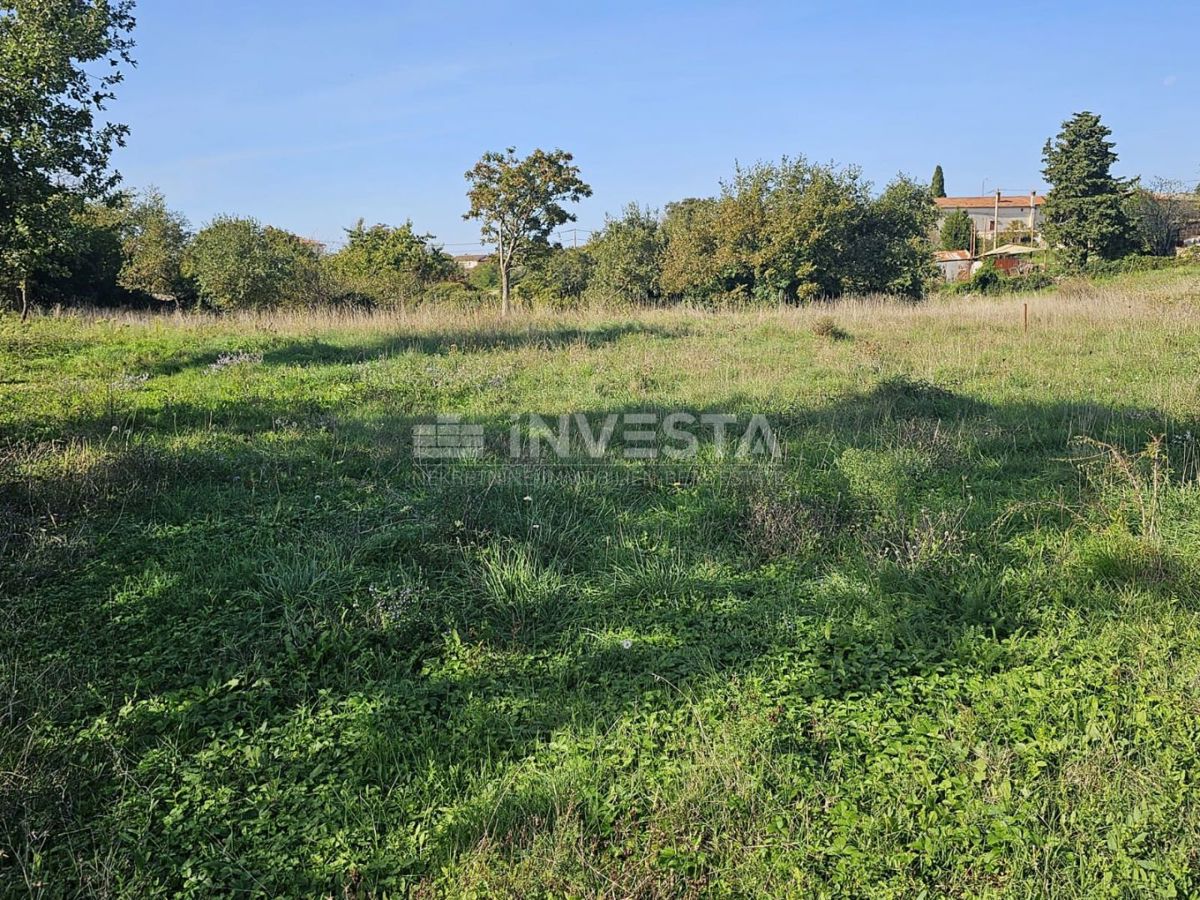 Vodnjan, zemljišče 305m² s projektom za gradnjo hiše 170m²