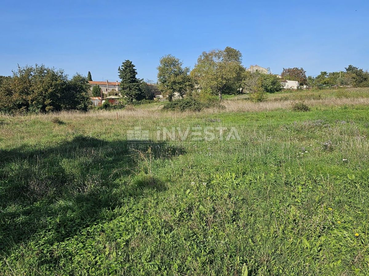 Vodnjan, zemljišče 305m² s projektom za gradnjo hiše 170m²