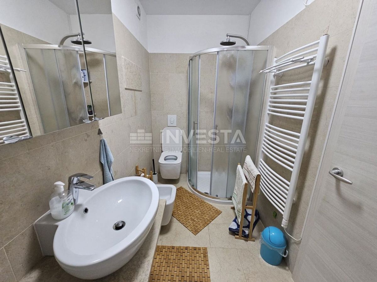 Medulin – opremljeno stanovanje 50 m² v pritličju s prostorno ložo