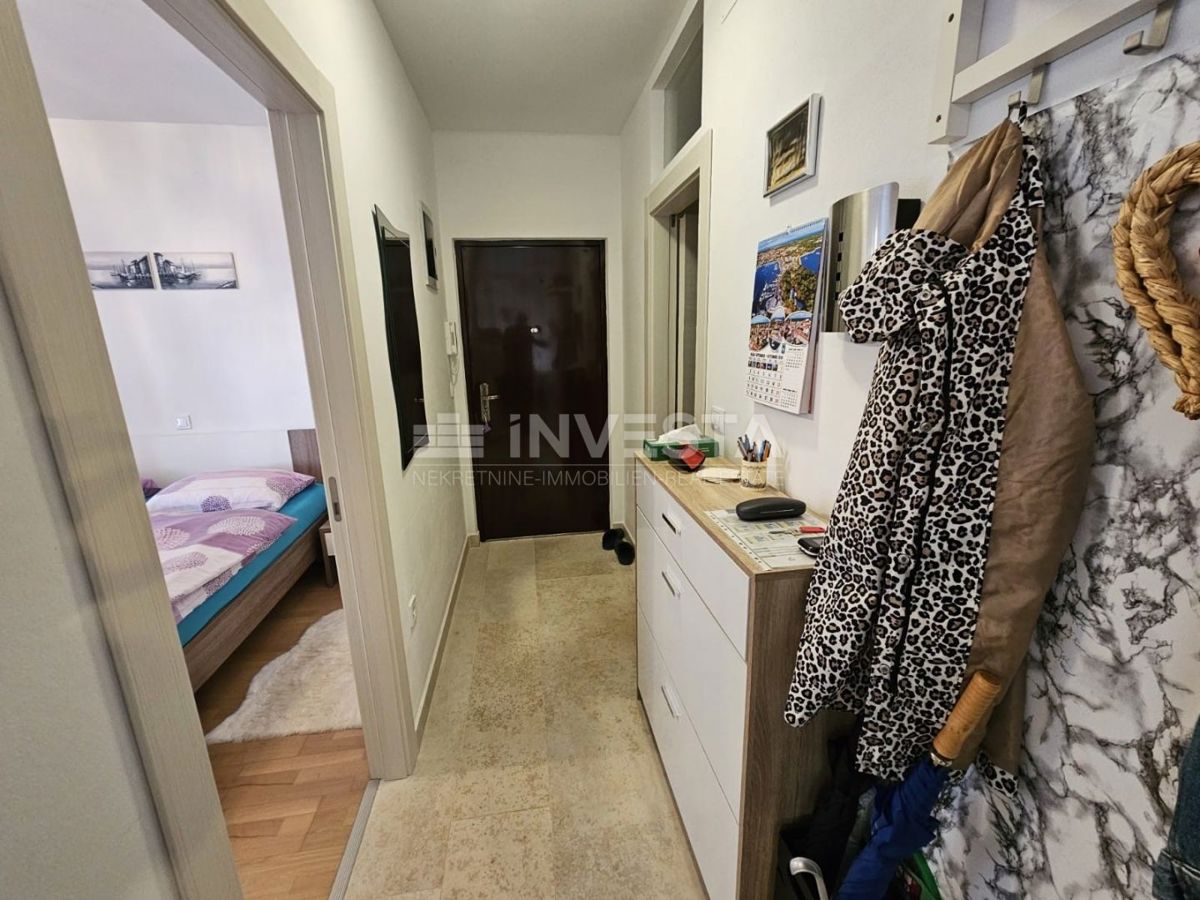 Medulin – opremljeno stanovanje 50 m² v pritličju s prostorno ložo