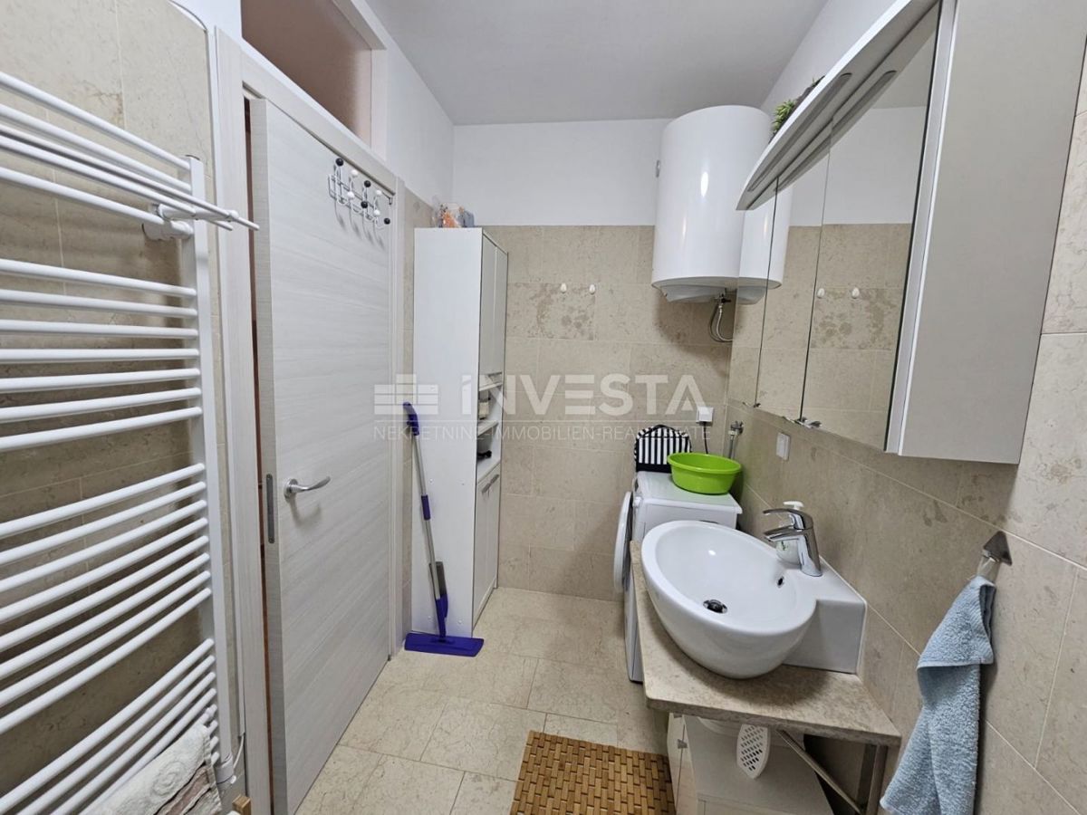 Medulin – opremljeno stanovanje 50 m² v pritličju s prostorno ložo