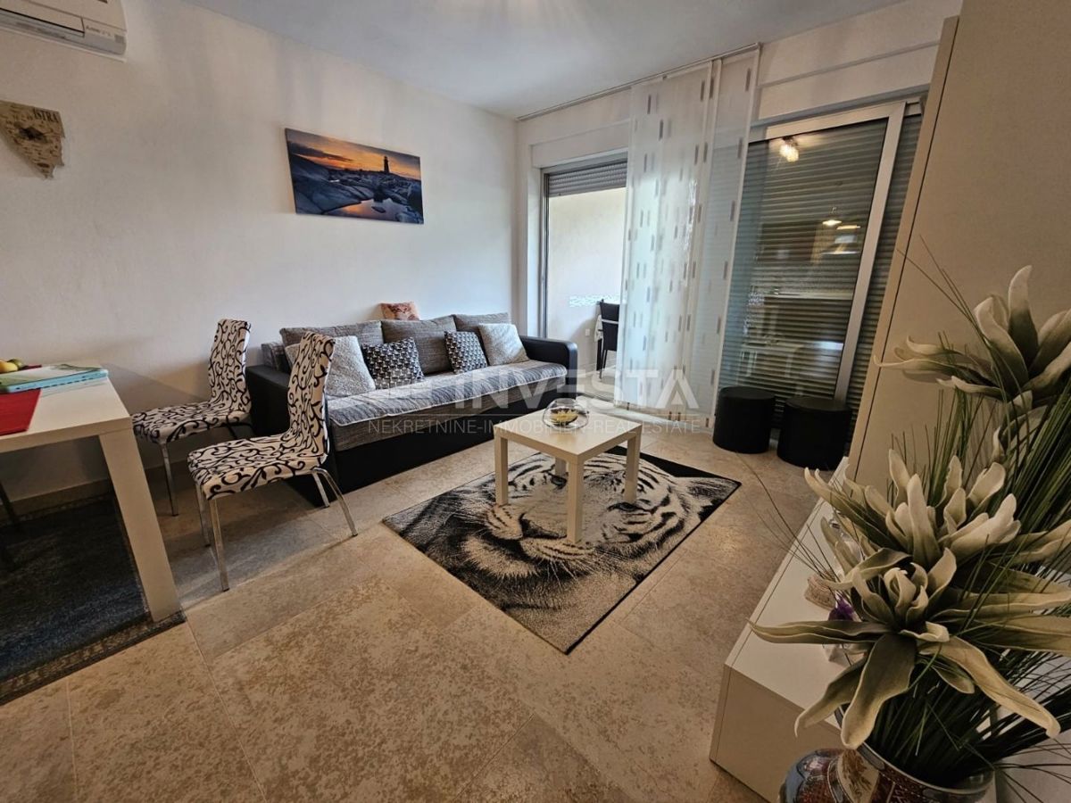 Medulin – opremljeno stanovanje 50 m² v pritličju s prostorno ložo