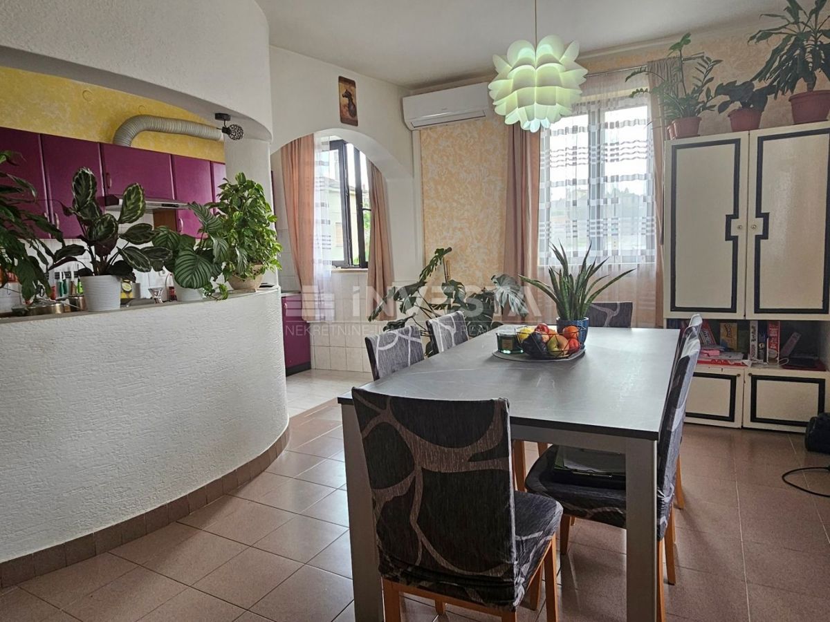 Hrvaška, Istra, Pula, Šijana, velika stanovanje 153m2 na odlični lokaciji