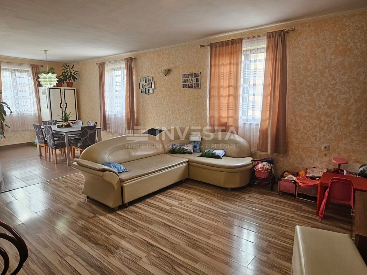 Hrvaška, Istra, Pula, Šijana, velika stanovanje 153m2 na odlični lokaciji