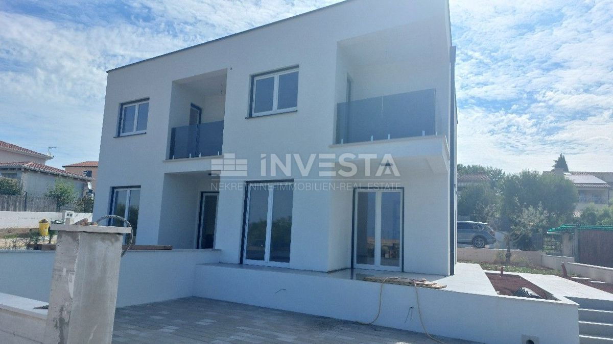 Dvojna hiša 96m2 v okolici Poreča