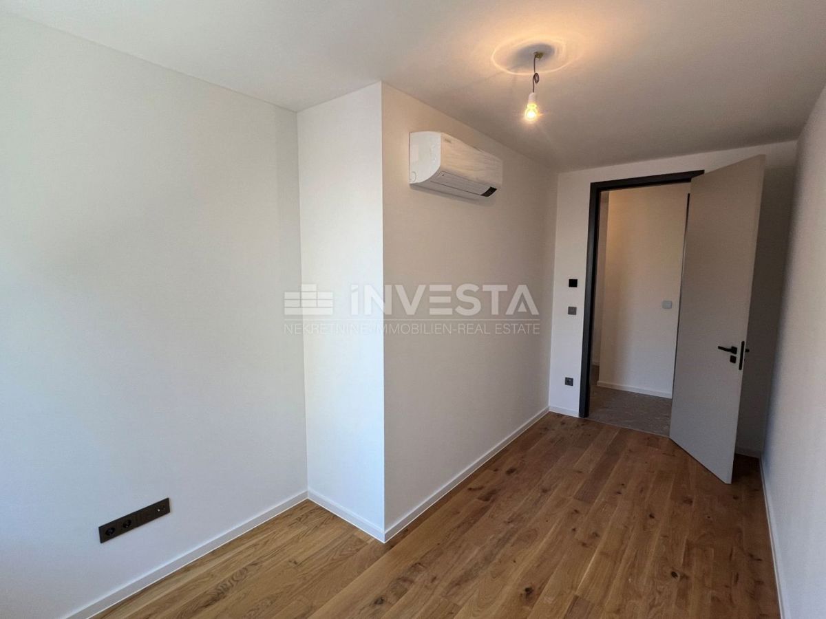 Center Pule, SMART HOME Stanovanje s 3 Soba in Parkiriščem