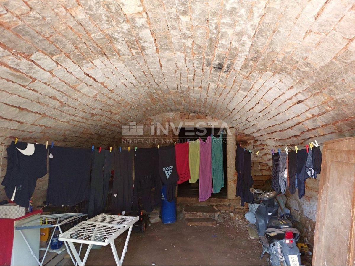 Okolica Poreča, obnovljena avtohtona istrska hiša na mirni lokaciji