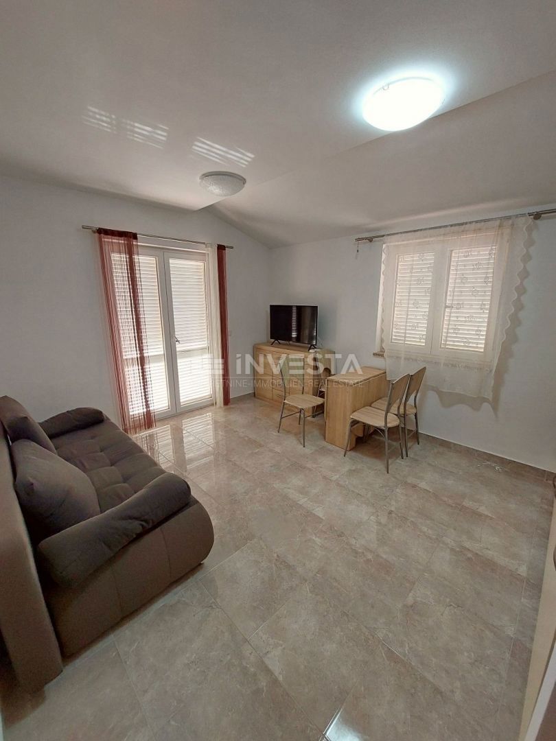 PRILOŽNOST! Okolica Poreča, dva apartmaja na odlični lokaciji
