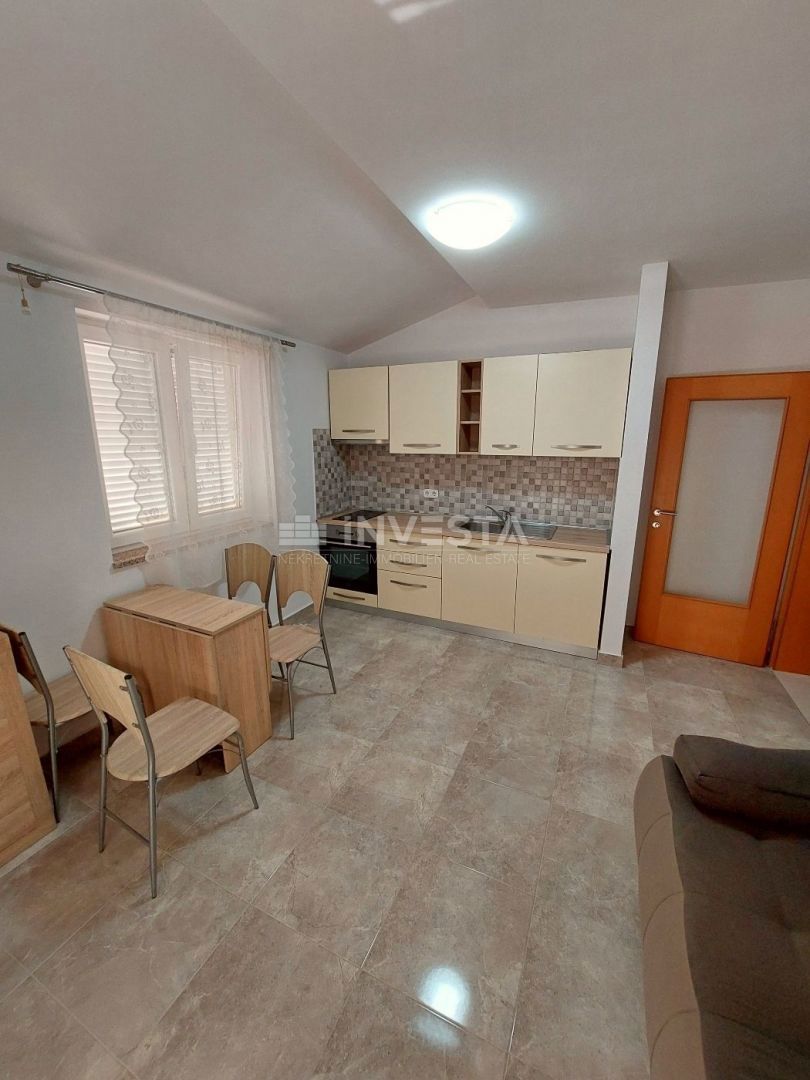 PRILOŽNOST! Okolica Poreča, dva apartmaja na odlični lokaciji