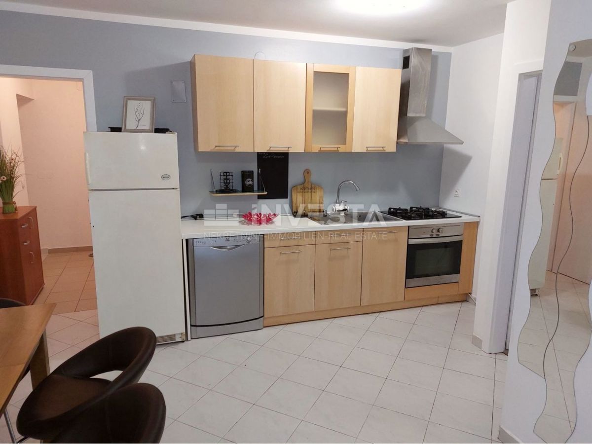 Poreč, prenovljeno stanovanje z dvema spalnicama