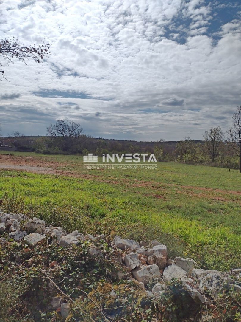 Okolica Višnjana, zazidljiva parcela 1740 m2