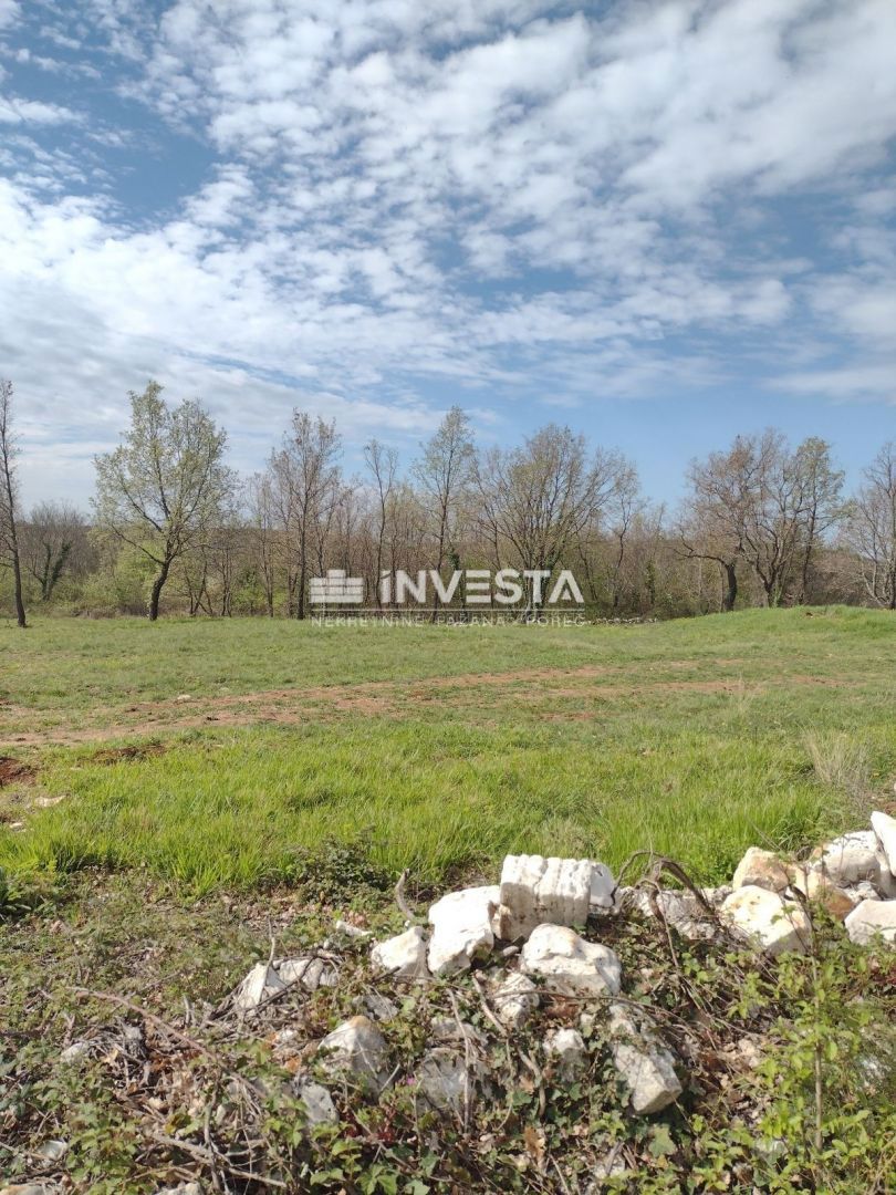 Okolica Višnjana, zazidljiva parcela 1740 m2
