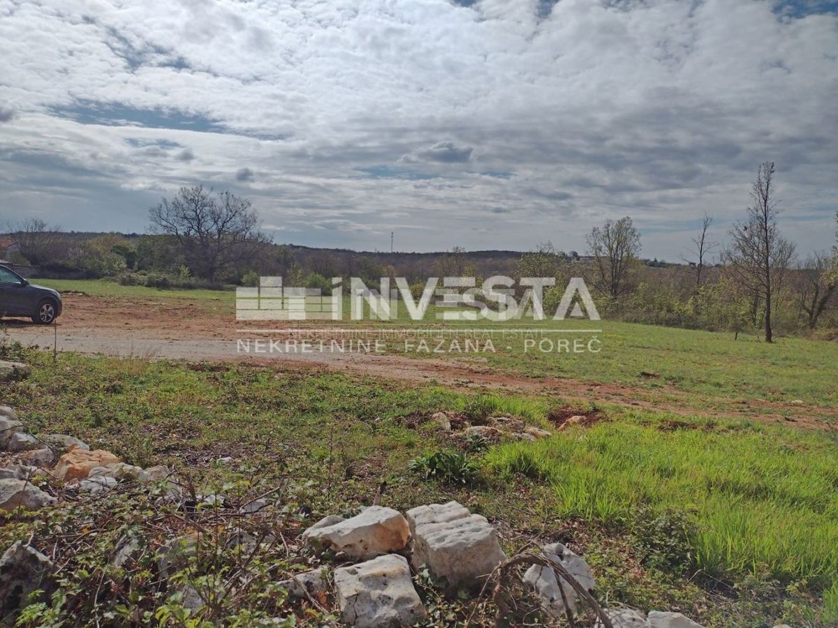 Okolica Višnjana, zazidljiva parcela 1740 m2