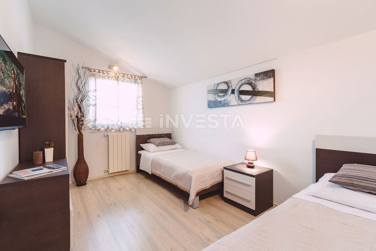Pula, Luksuzna Družinska Hiša 347 m² s Bazenom
