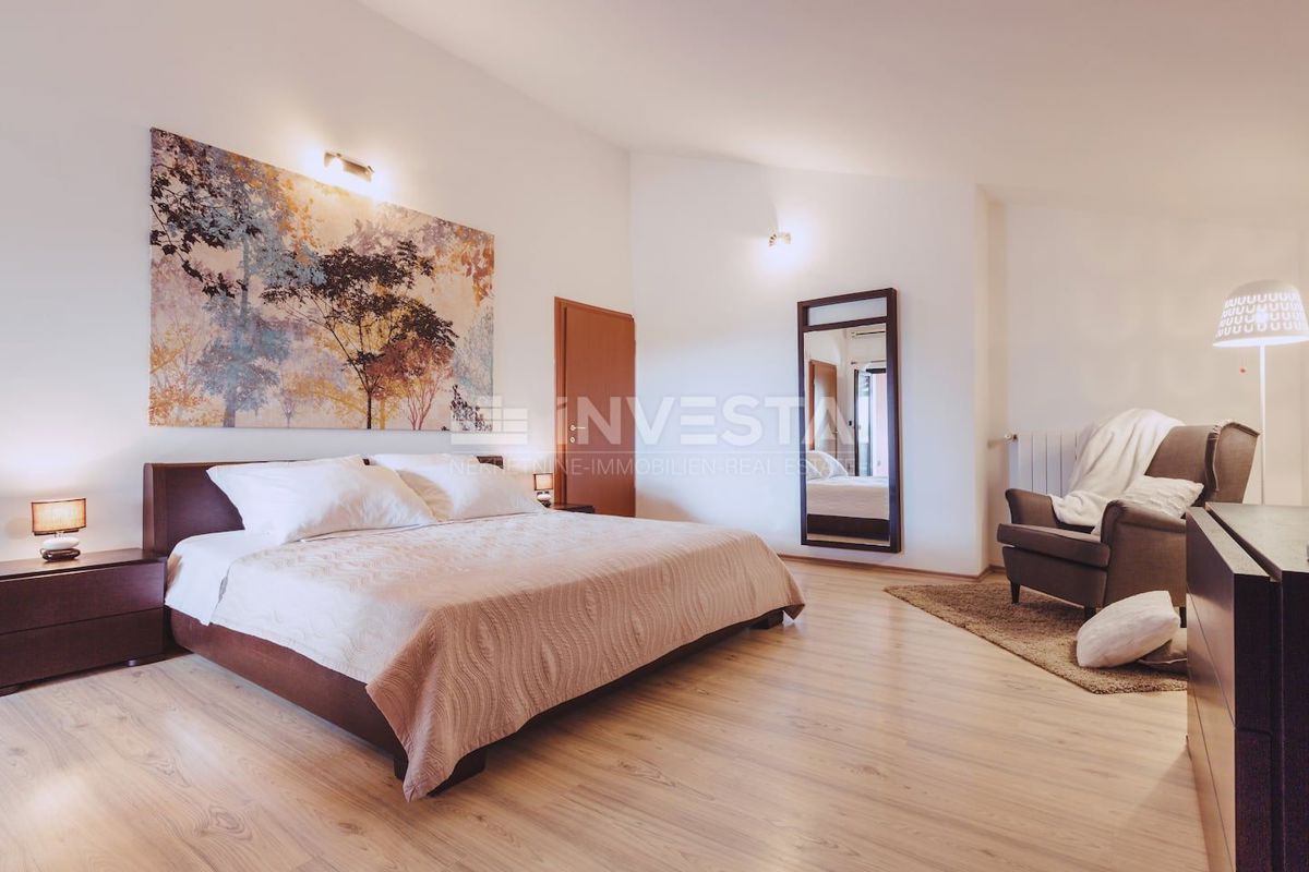 Pula, Luksuzna Družinska Hiša 347 m² s Bazenom