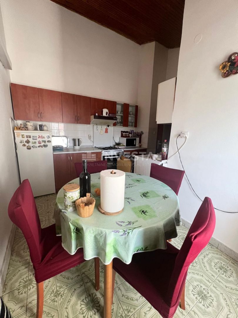 Poreč, stan v centru z razgledom na morje.