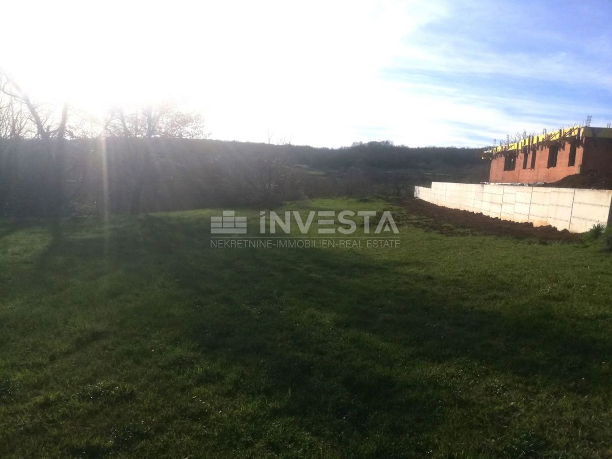 Sutivanac, tri gradbena zemljišča 4.088 m²