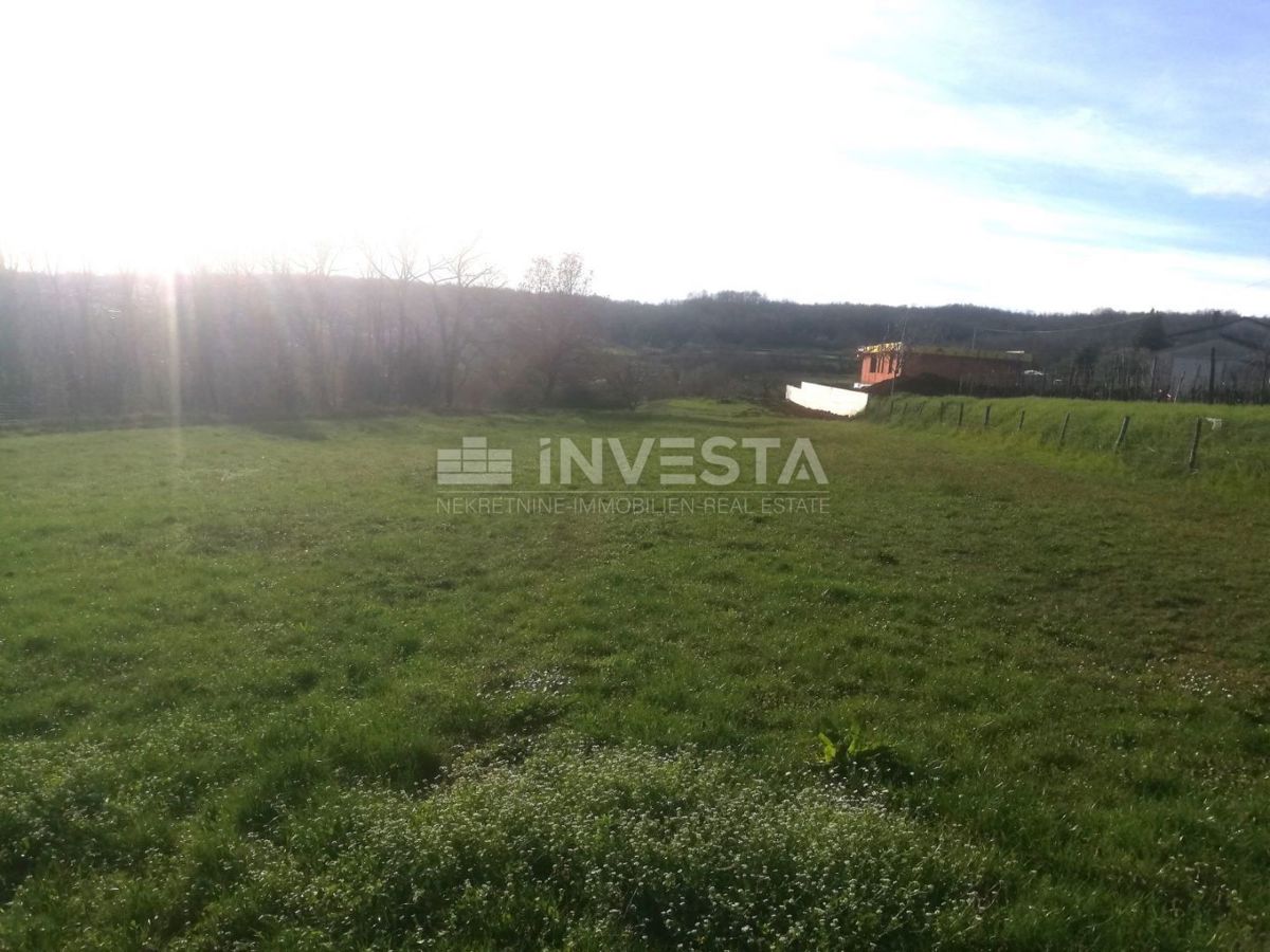 Sutivanac, tri gradbena zemljišča 4.088 m²