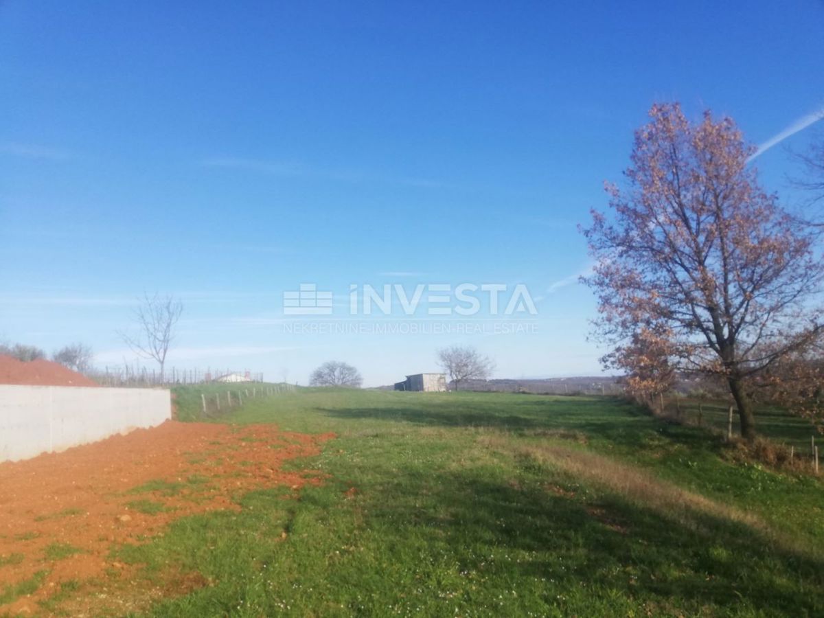 Sutivanac, tri gradbena zemljišča 4.088 m²