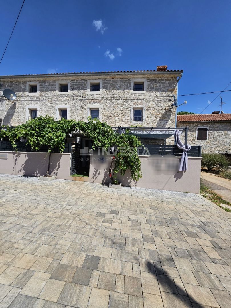 Čudovita kamnita vila v bližini Poreča